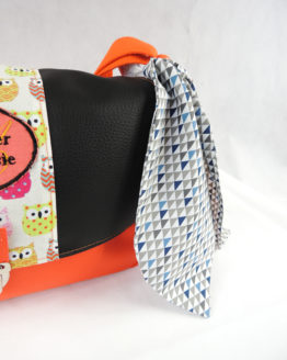 foulard géométrique